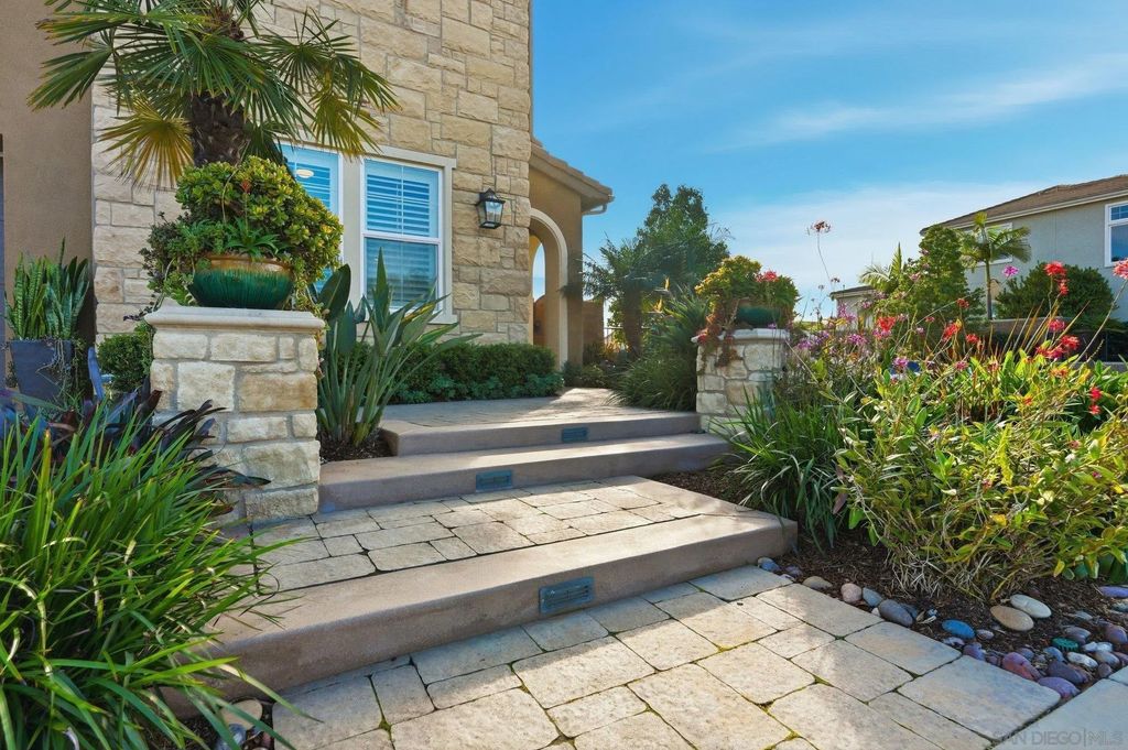 Photo of 4825 Portola Ct, Carlsbad, CA 92010 (MLS # 260002288)