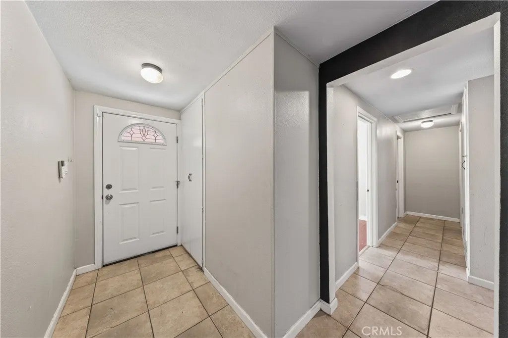 6790 El Cajon Dr