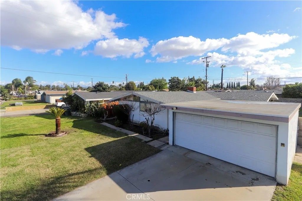 Photo of 9682 Hillview Rd, Anaheim, CA 92804 (MLS # AR26028491)