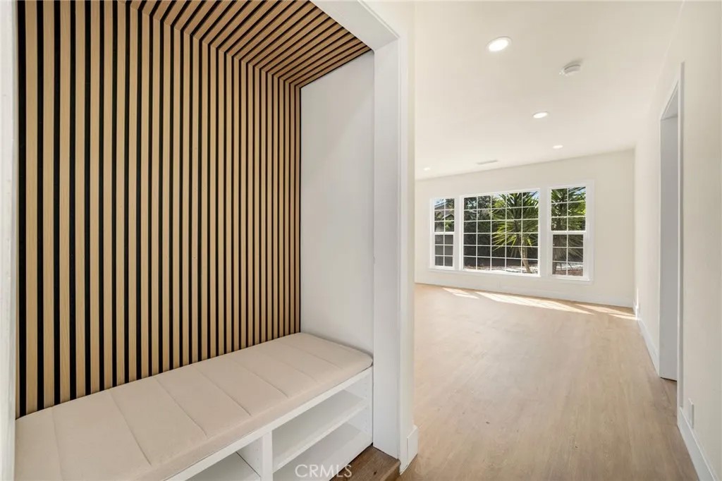 2106 W Cerritos