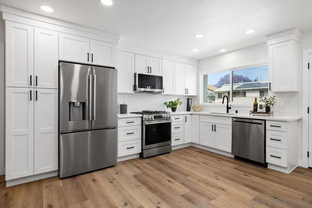 Photo of 3630 Nassau Dr, San Diego, CA 92115 (MLS # 260010443)