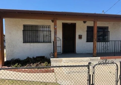 Photo of 398 W 11th Street, San Pedro, CA 90731 (MLS # SB26190511)