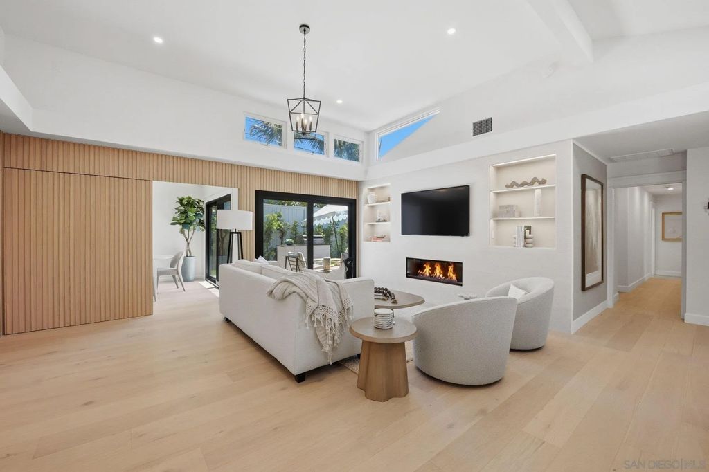 Photo of 701 Balboa Ave, Coronado, CA 92118 (MLS # 260008097)