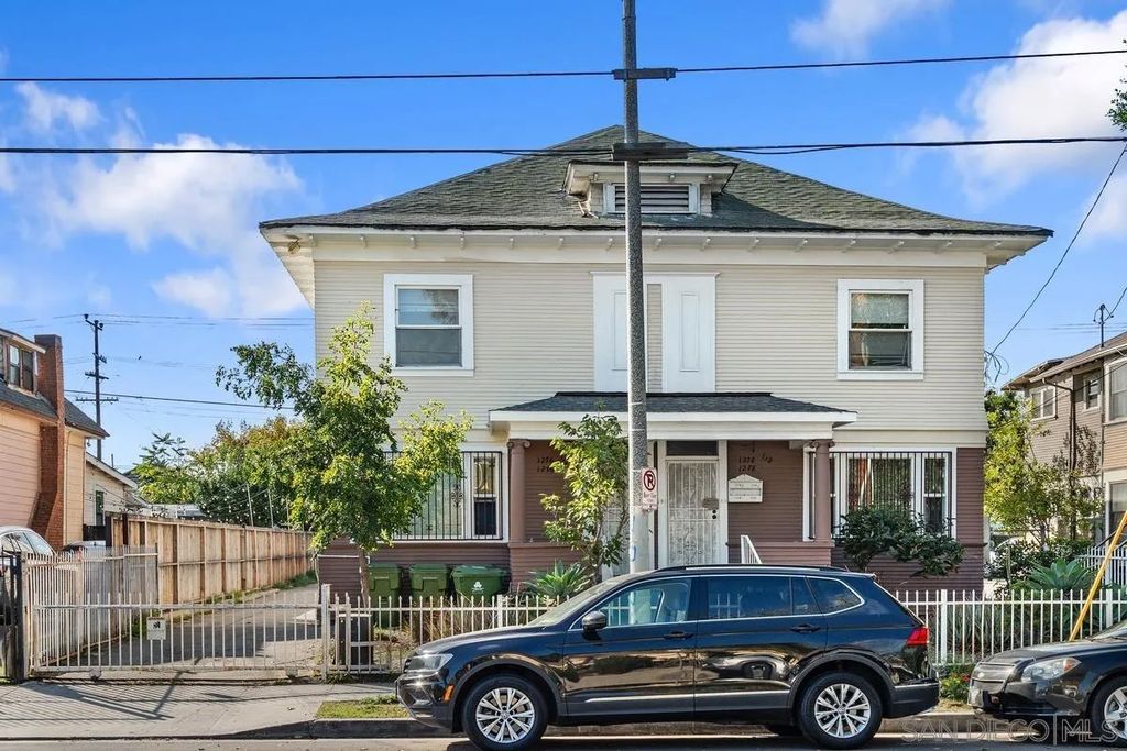 Photo of 1276 W 22nd St, Los Angeles, CA 90007 (MLS # 260007666)