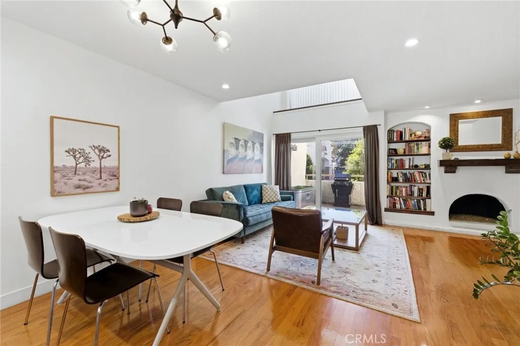 10926 Bluffside 25