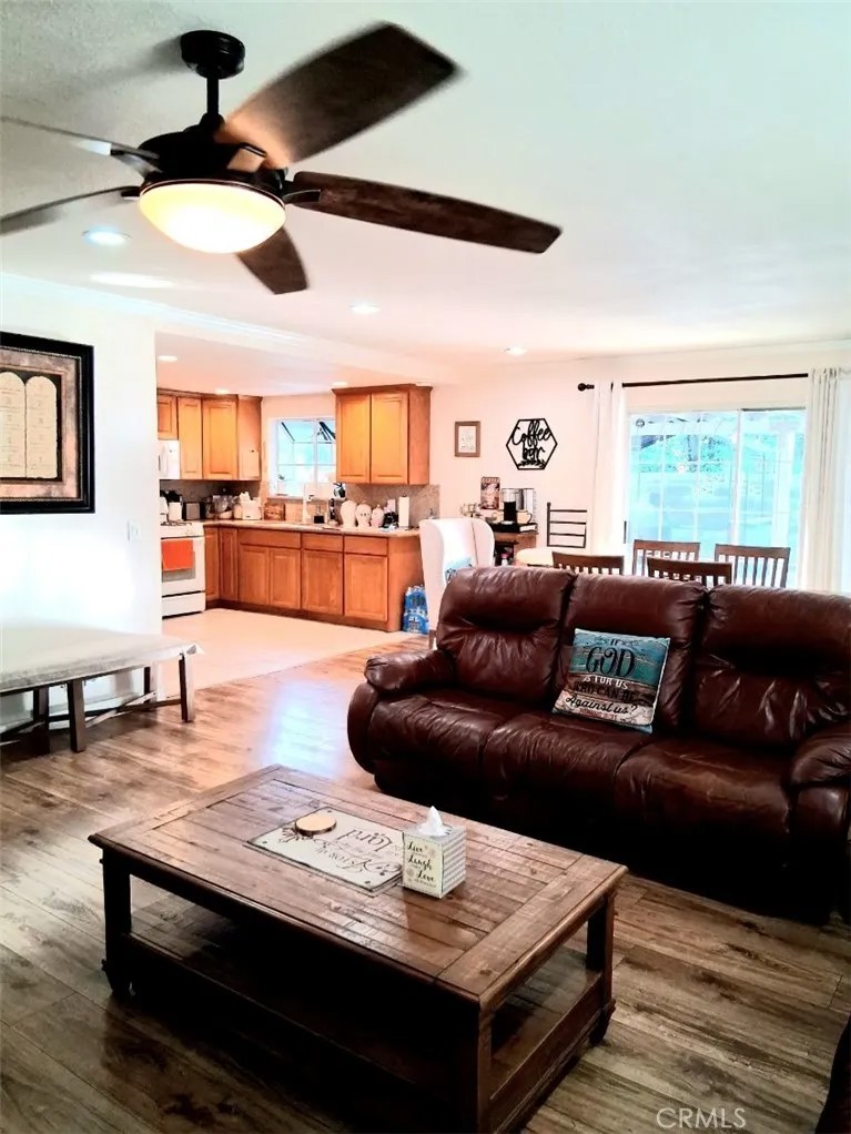 3022 E Quinnell Drive