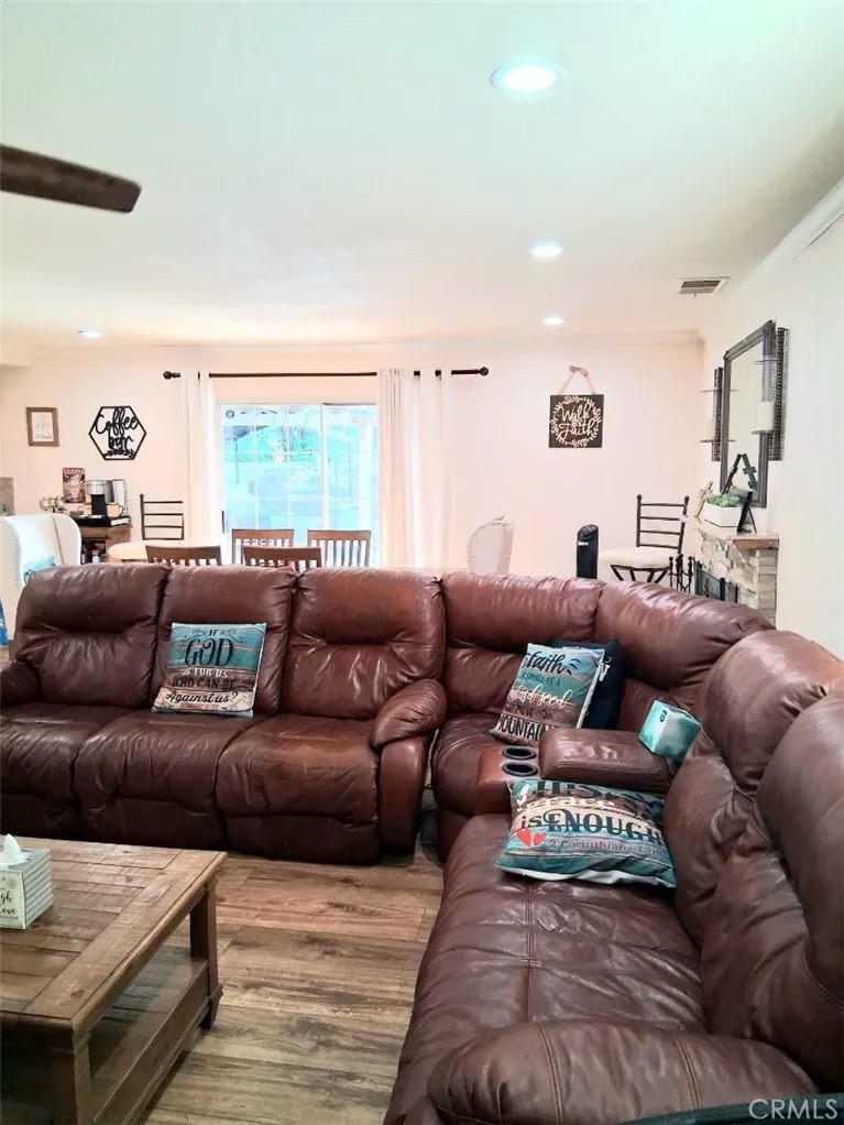 3022 E Quinnell Drive