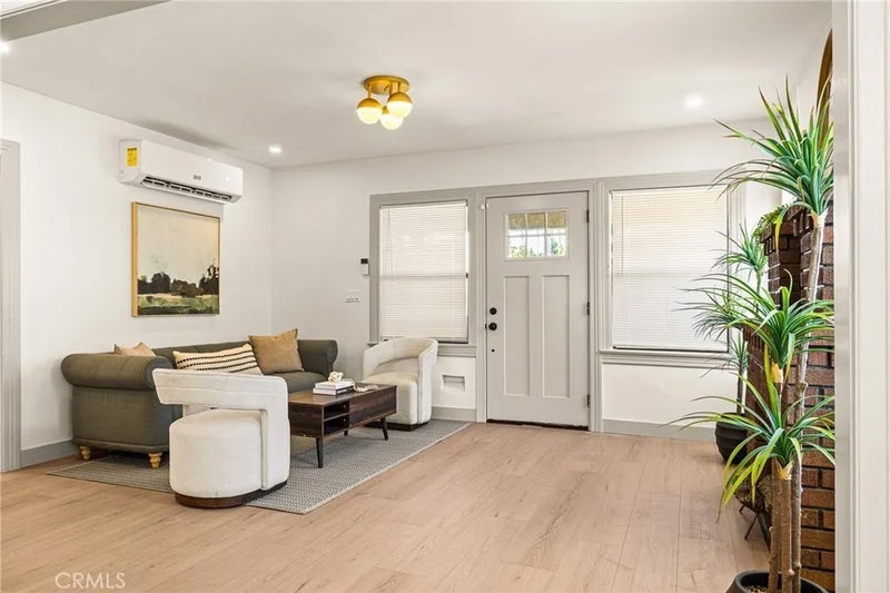 1132 W 56th