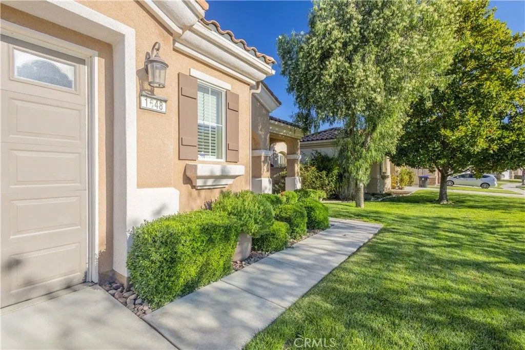 Photo of 1648 Via Simpatico, Hemet, CA 92545 (MLS # SW25279424)