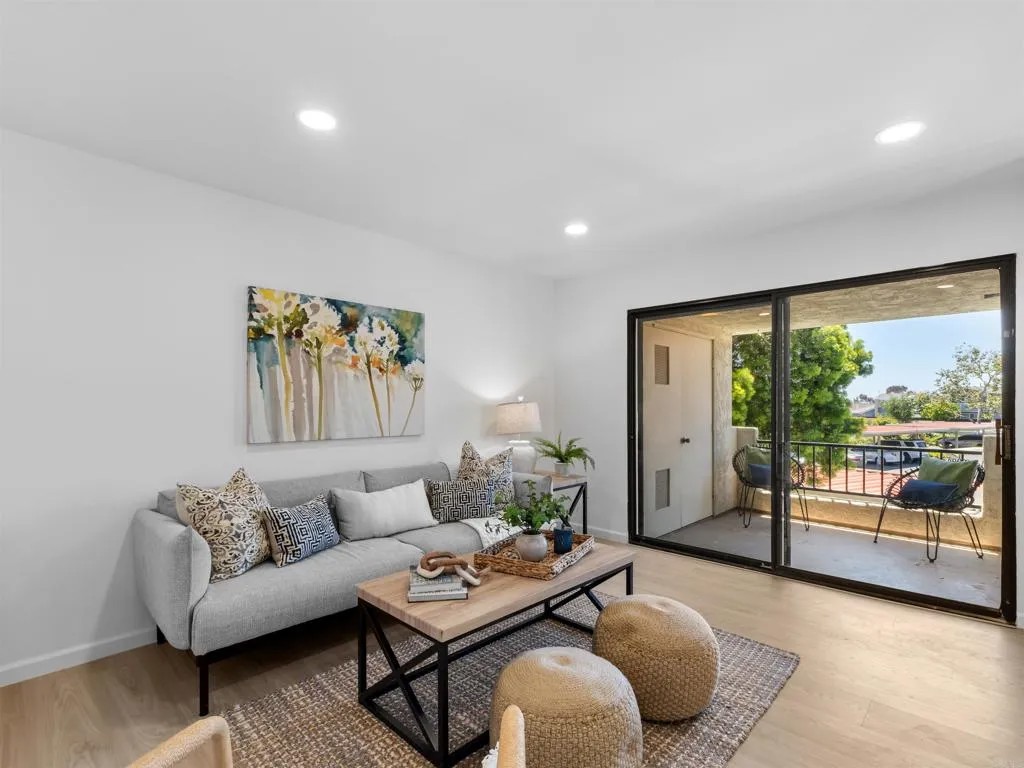 11179 Camino Ruiz 68