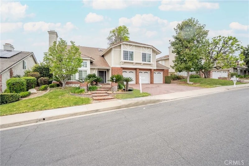 5735 Stonecrest