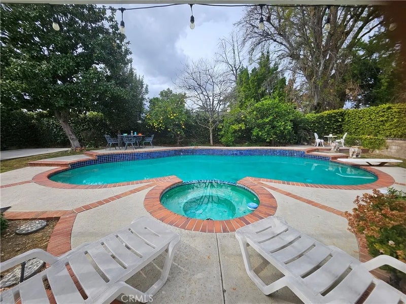 5735 Stonecrest