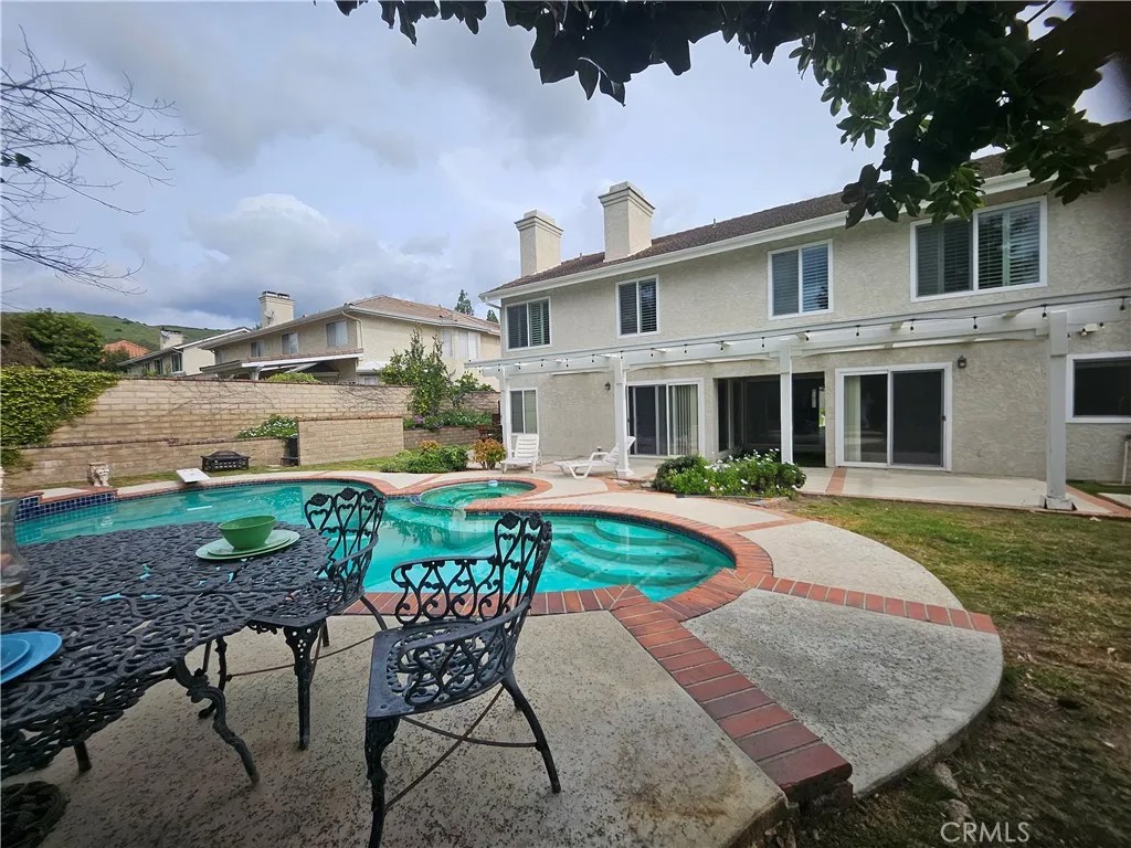 5735 Stonecrest