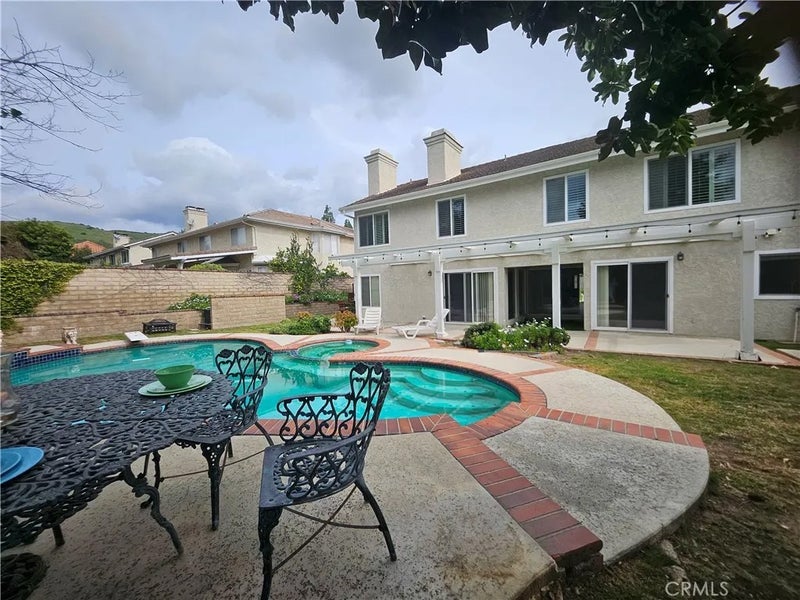 5735 Stonecrest
