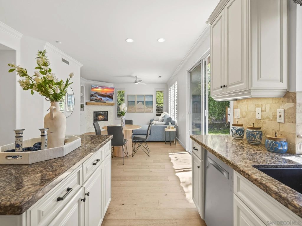 Photo of 1423 Sapphire Dr, Carlsbad, CA 92011 (MLS # 260008964)