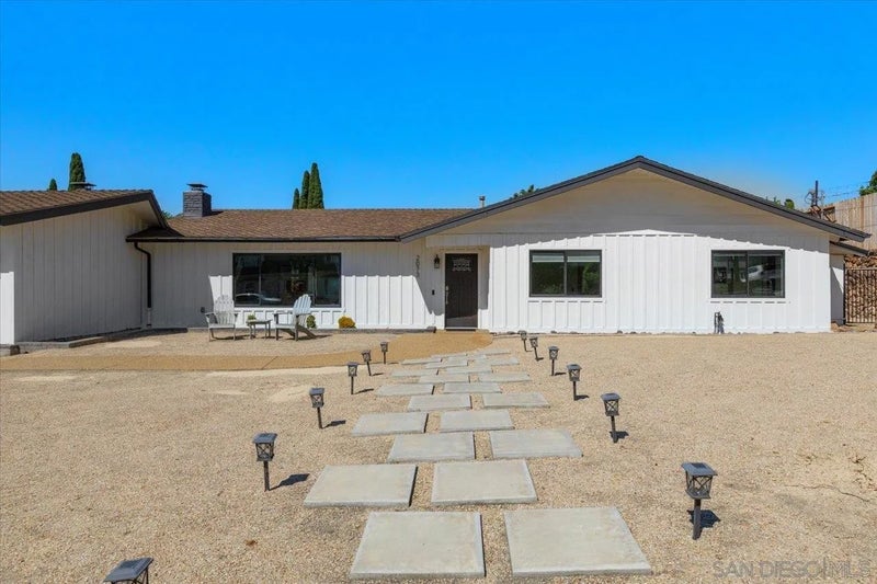 2073 Ginny Ln