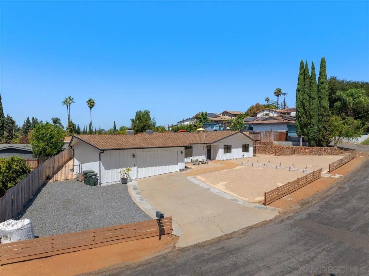 2073 Ginny Ln
