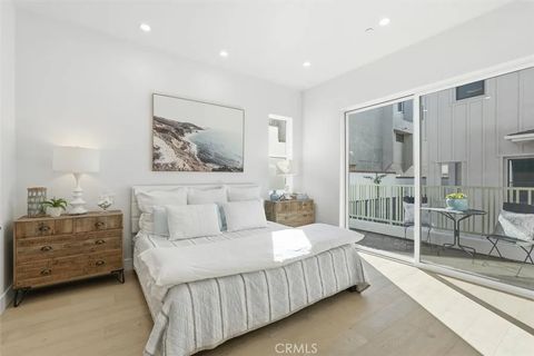 Tiny photo for 617 N Irena Avenue #B, Redondo Beach, CA 90277 (MLS # SB25273019)