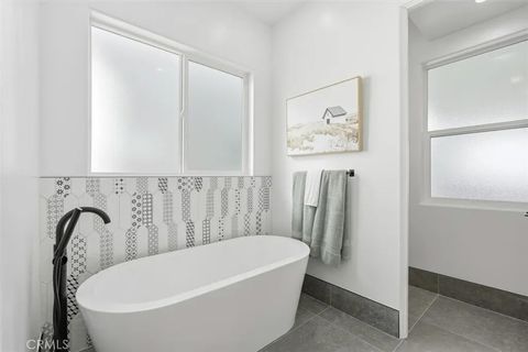 Tiny photo for 617 N Irena Avenue #B, Redondo Beach, CA 90277 (MLS # SB25273019)