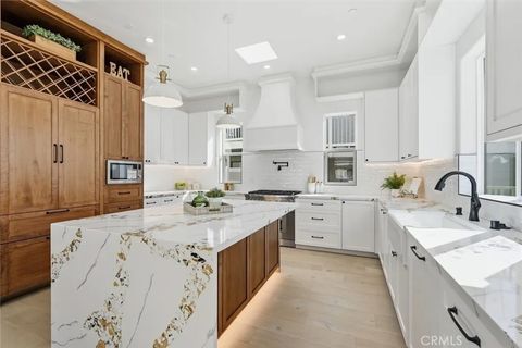 Tiny photo for 617 N Irena Avenue #B, Redondo Beach, CA 90277 (MLS # SB25273019)