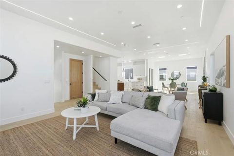 Tiny photo for 617 N Irena Avenue #B, Redondo Beach, CA 90277 (MLS # SB25273019)