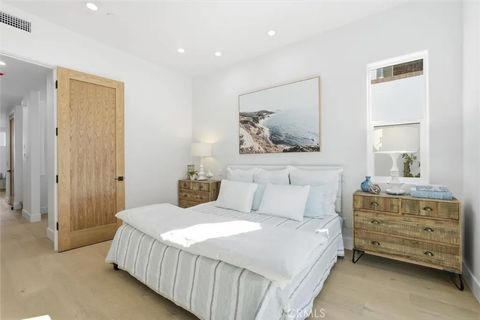 Tiny photo for 617 N Irena Avenue #B, Redondo Beach, CA 90277 (MLS # SB25273019)