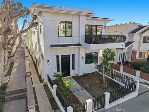 Tiny photo for 617 N Irena Avenue #B, Redondo Beach, CA 90277 (MLS # SB25273019)