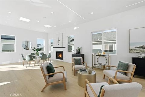 Tiny photo for 617 N Irena Avenue #B, Redondo Beach, CA 90277 (MLS # SB25273019)