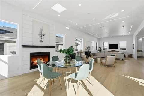 Tiny photo for 617 N Irena Avenue #B, Redondo Beach, CA 90277 (MLS # SB25273019)