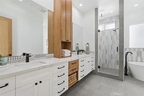 Tiny photo for 617 N Irena Avenue #B, Redondo Beach, CA 90277 (MLS # SB25273019)