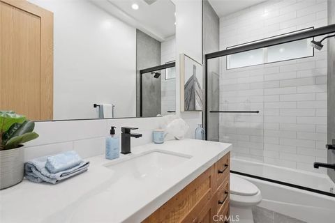 Tiny photo for 617 N Irena Avenue #B, Redondo Beach, CA 90277 (MLS # SB25273019)