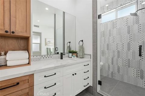 Tiny photo for 617 N Irena Avenue #B, Redondo Beach, CA 90277 (MLS # SB25273019)