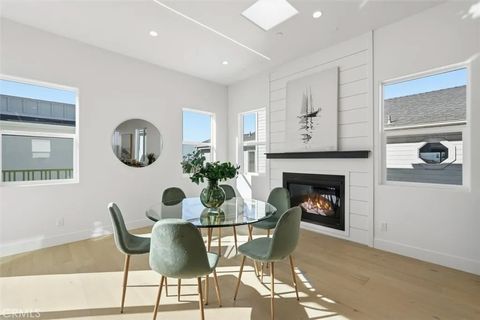 Tiny photo for 617 N Irena Avenue #B, Redondo Beach, CA 90277 (MLS # SB25273019)