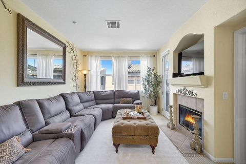 Photo of 380 Callesita Mariola, Chula Vista, CA 91914 (MLS # 250039187)