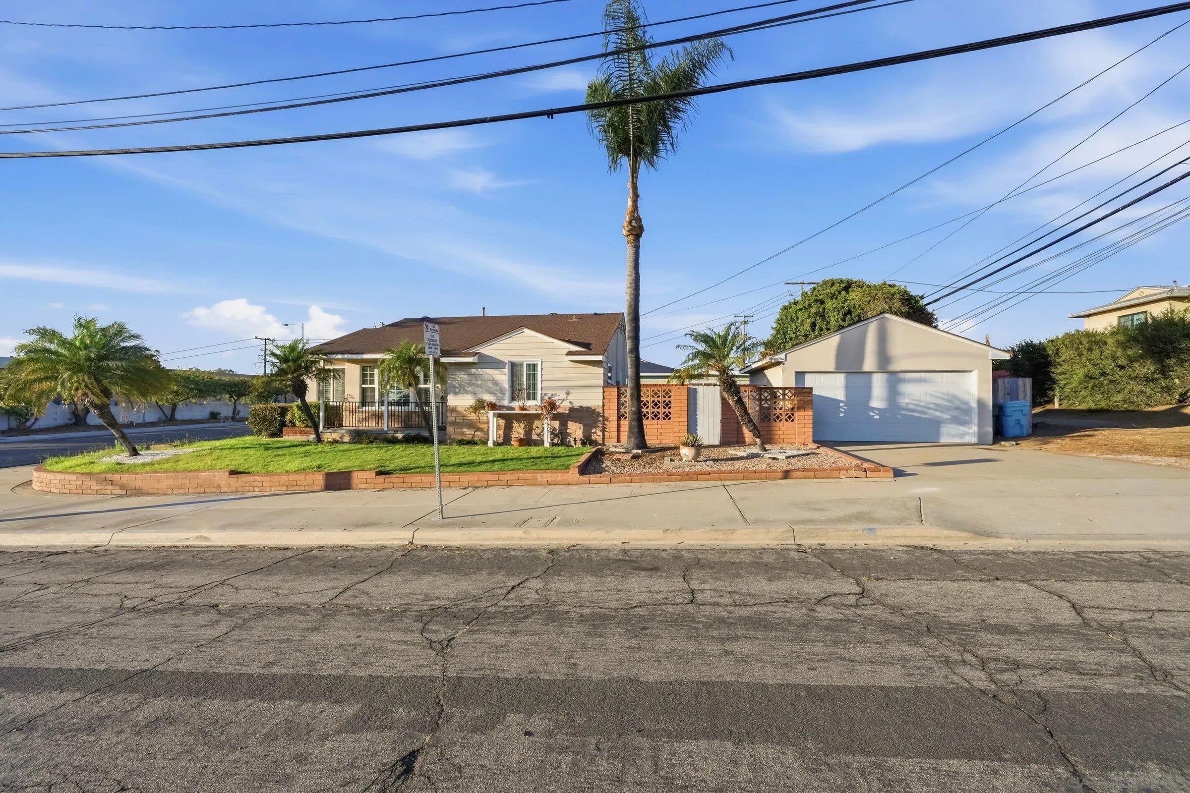 6504 Eldridge