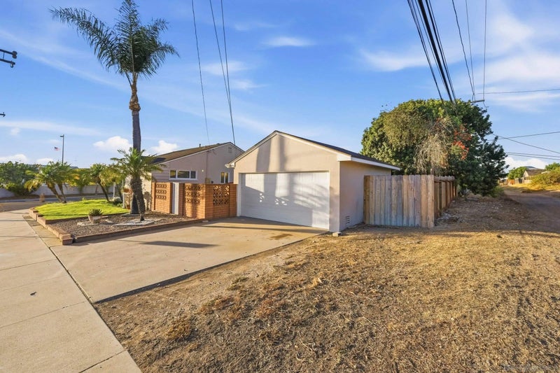 6504 Eldridge
