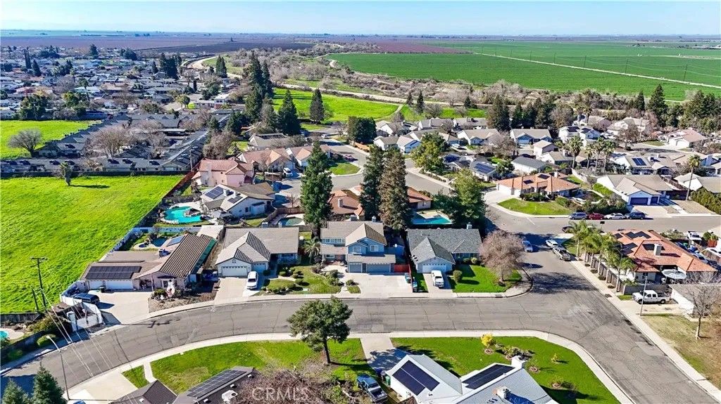 Photo of 917 Amador St, Chowchilla, CA 93610 (MLS # MC26008101)