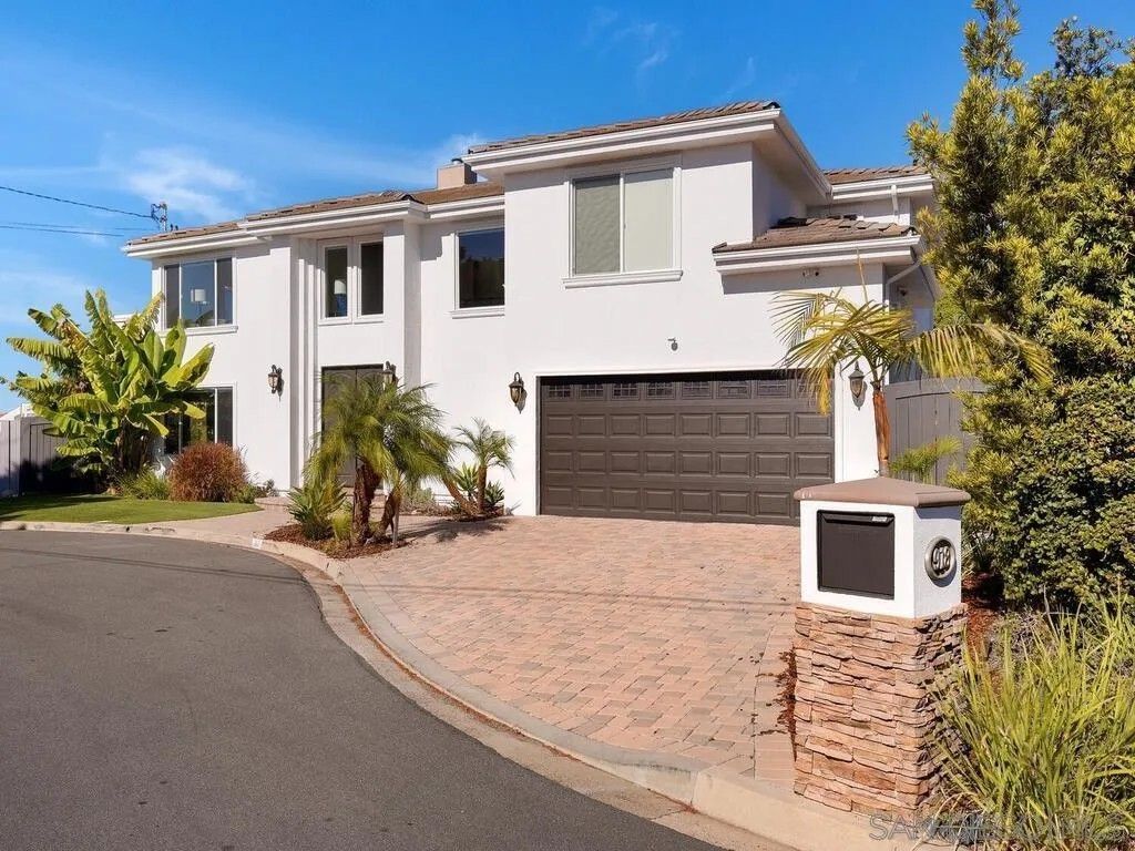 Photo of 918 Sandpiper Pl, La Jolla, CA 92037 (MLS # 250043758)