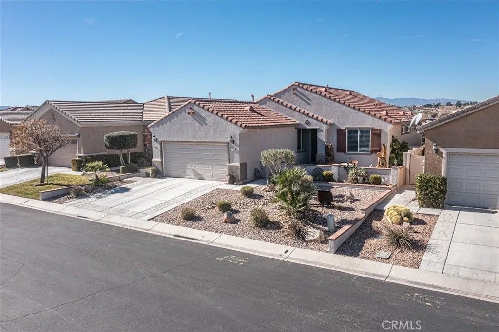 Photo of 10468 Darby Road, Apple Valley, CA 92308 (MLS # HD26015367)