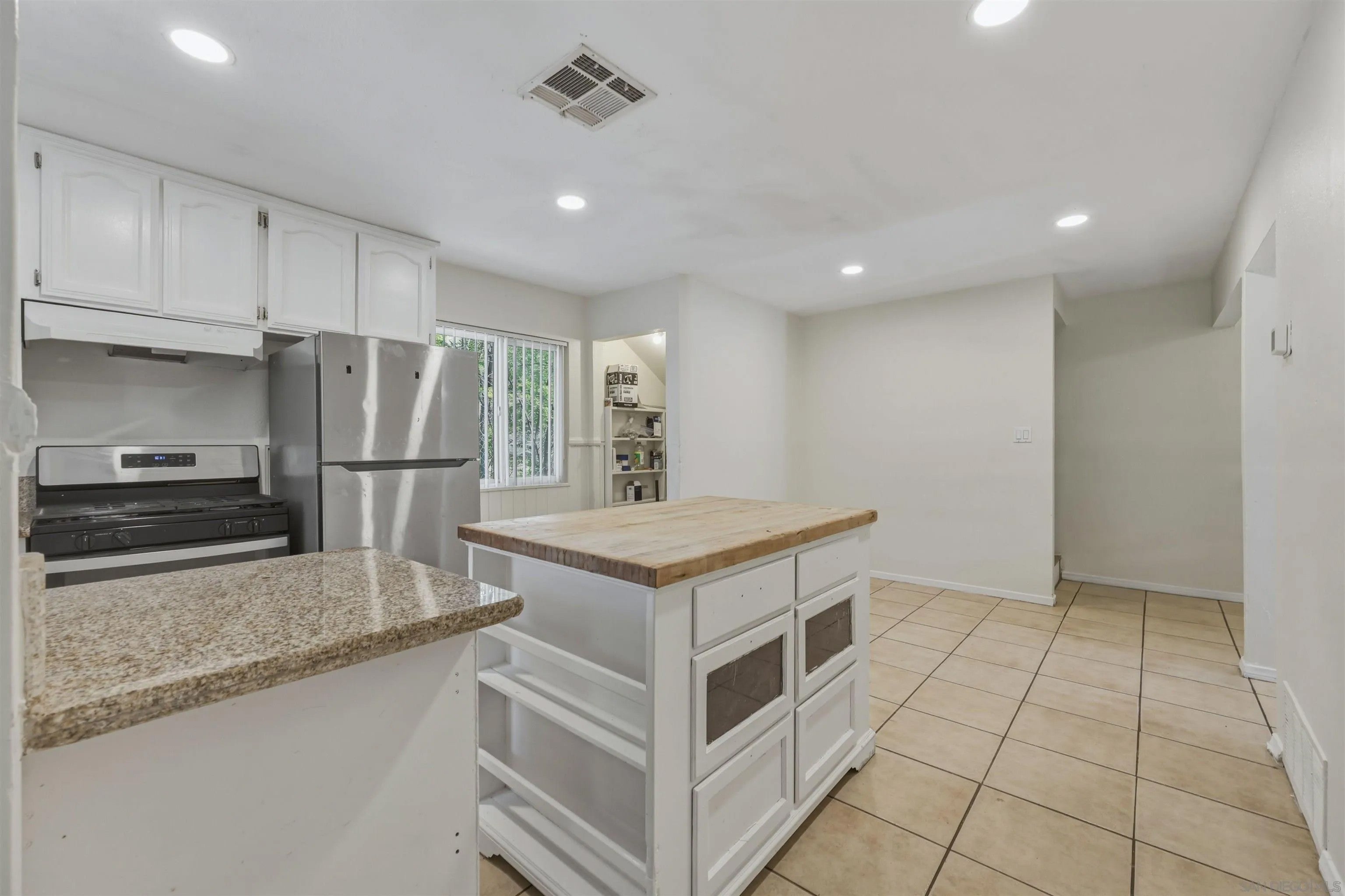 29909 Oak Dr