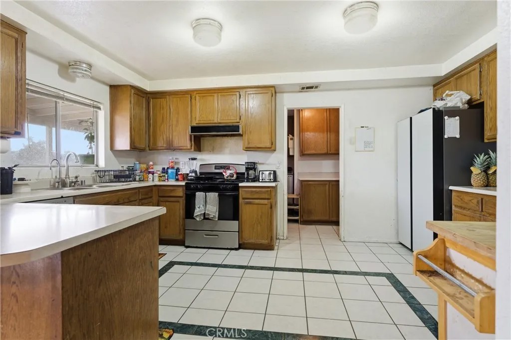 9340 E Avenue R10