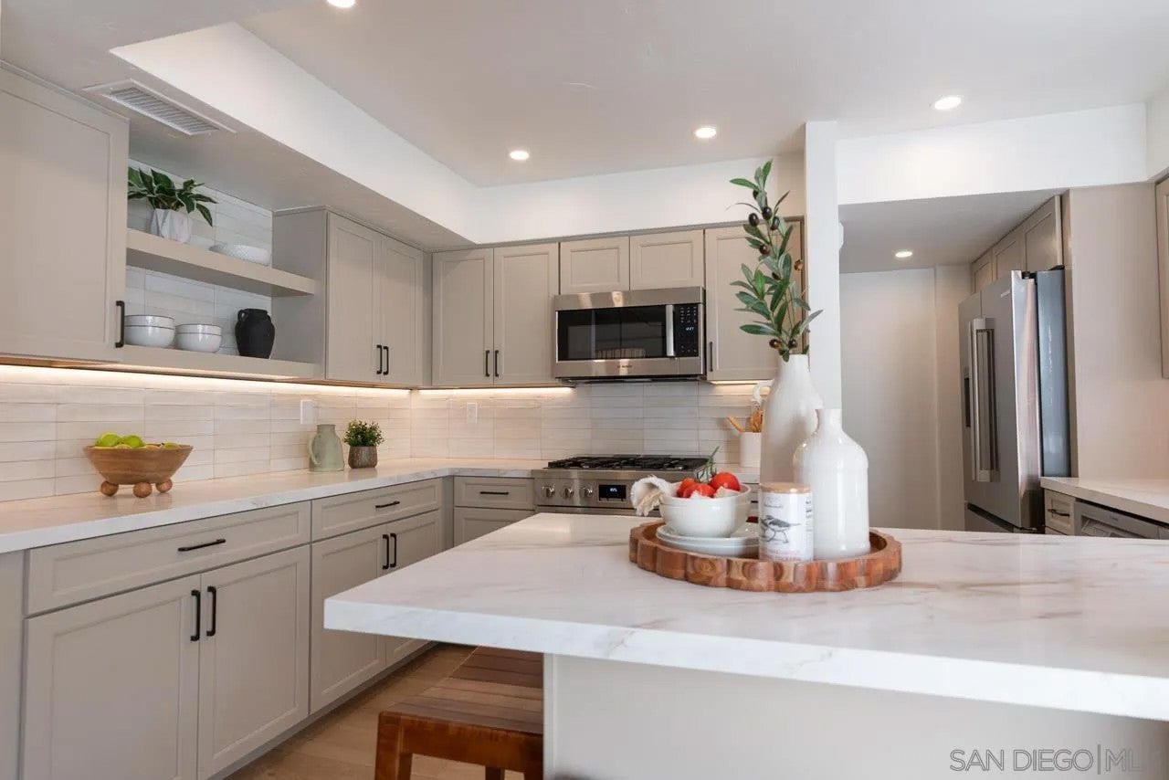 8654 Villa La Jolla Dr #5
