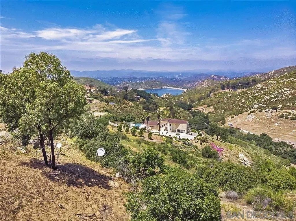 Photo of 15250 Skyridge Rd, Poway, CA 92064 (MLS # 250017804)