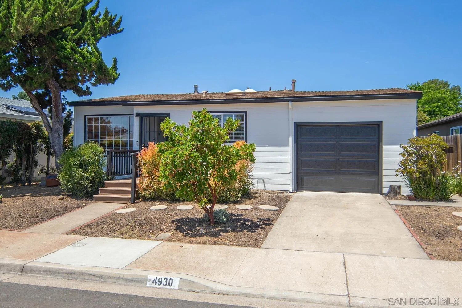 4930 Edwin Place