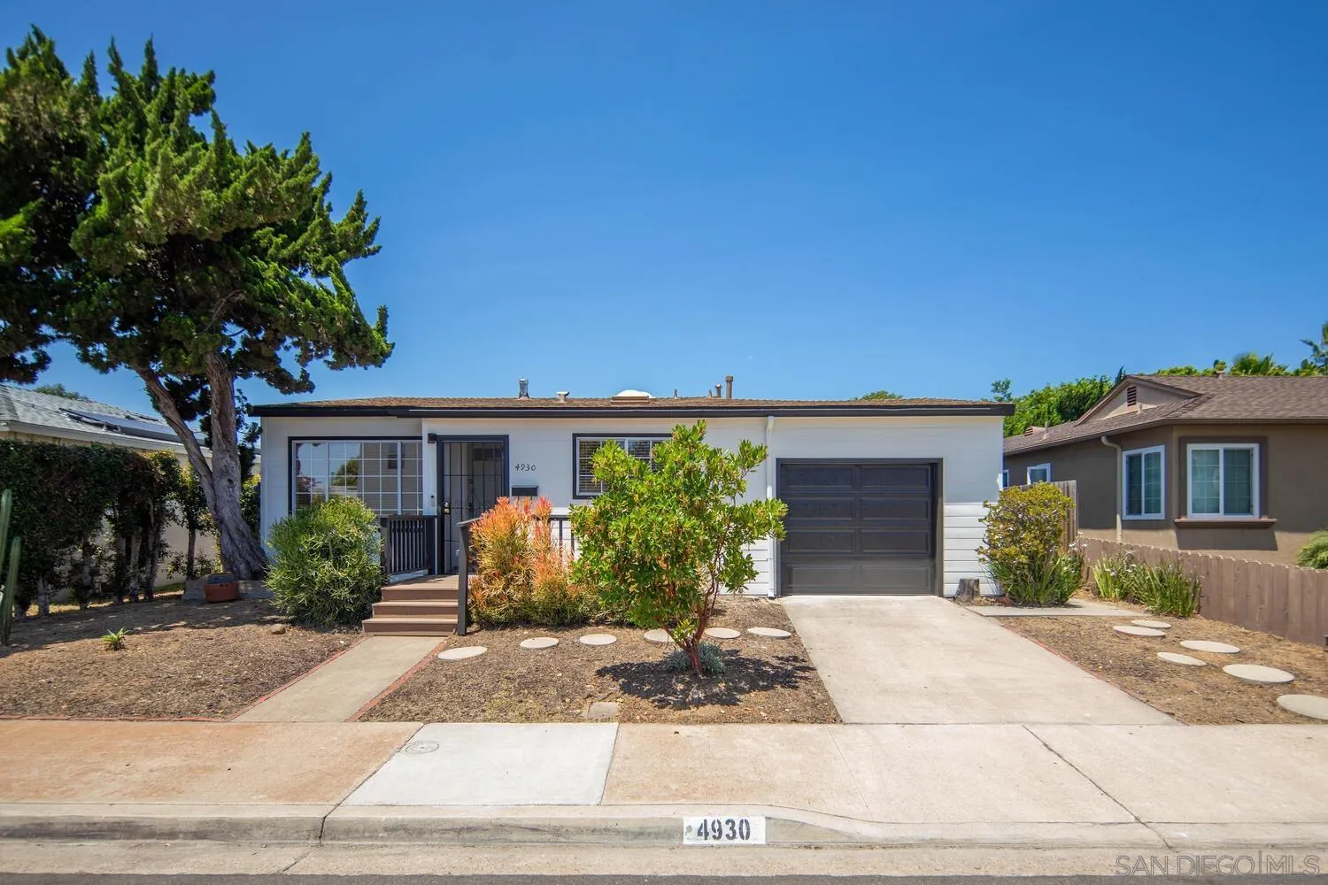 4930 Edwin Place