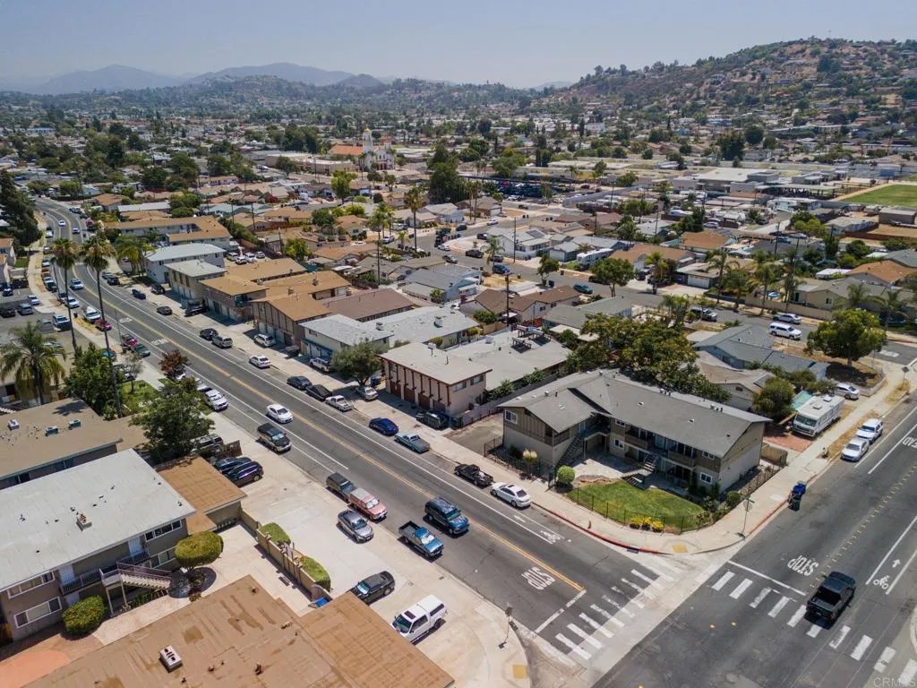 1109 E Lexington