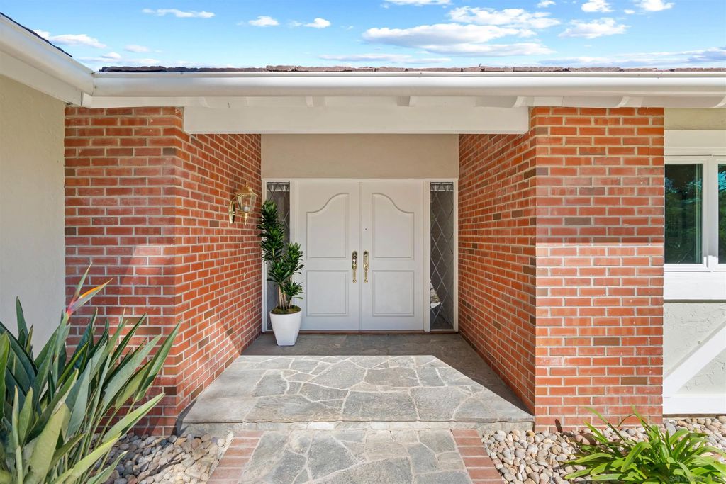 Photo of 16032 Puerta Del Sol, Rancho Santa Fe, CA 92067 (MLS # 260011029)