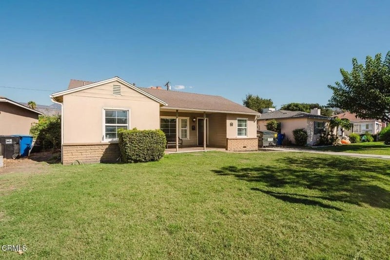 546 E Country Club Lane