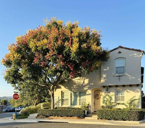 Property photo of 1498 Mosaic Gln, Escondido, CA 92029