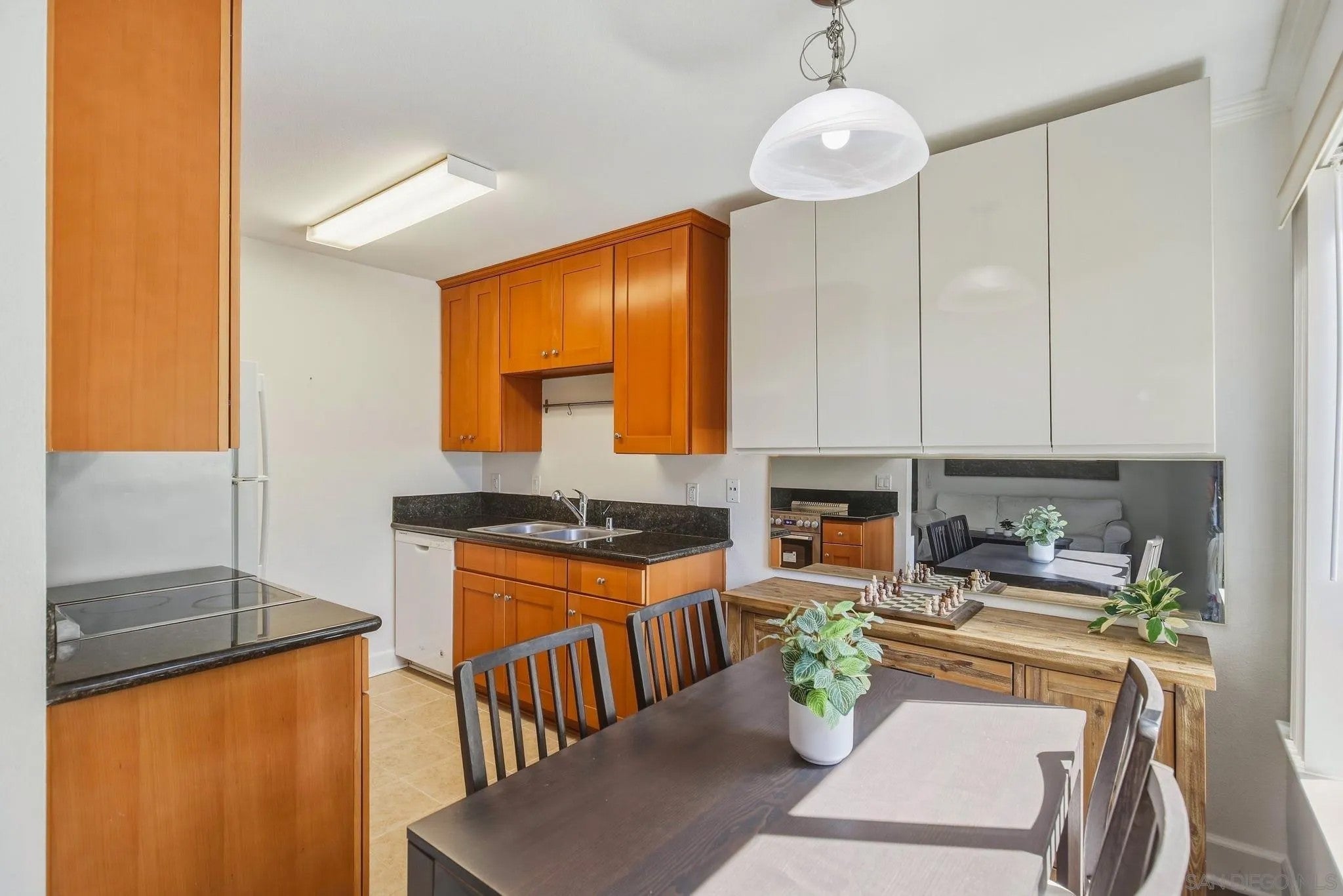 8581 Villa La Jolla J